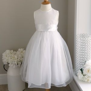 Strasburg White Organza Flower Girl Dress Size 5/6 Satin Sash Special Occasion